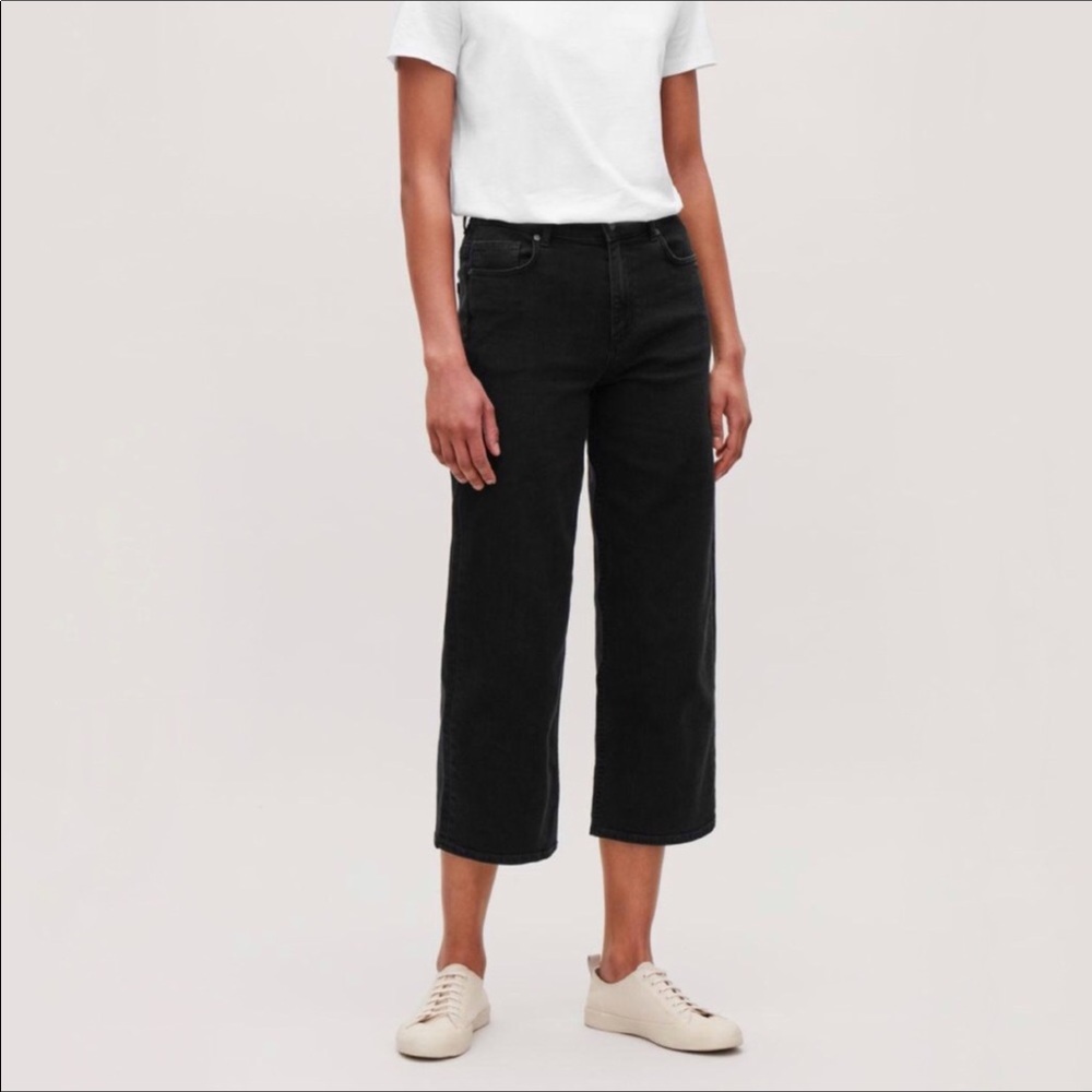 Cos Relaxed Fit  Hi Rise Cropped Black Jean 28
